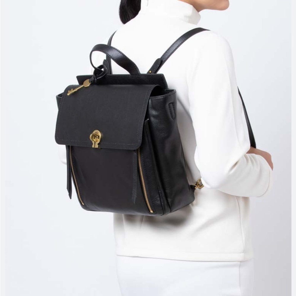 FOSSIL AMELIA black leather convertible backpack bag